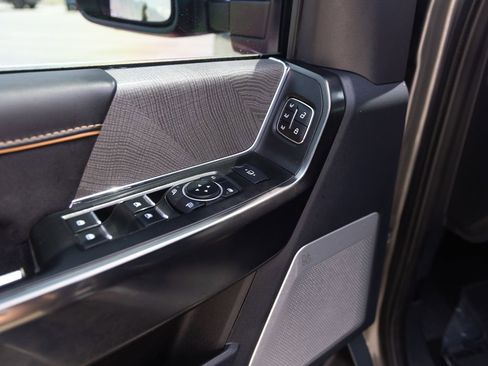 Used 2024 Ford F350 Platinum w/ FX4 Off-Road Package image 17