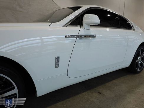 Used 2015 Rolls-Royce Wraith RWD image 9