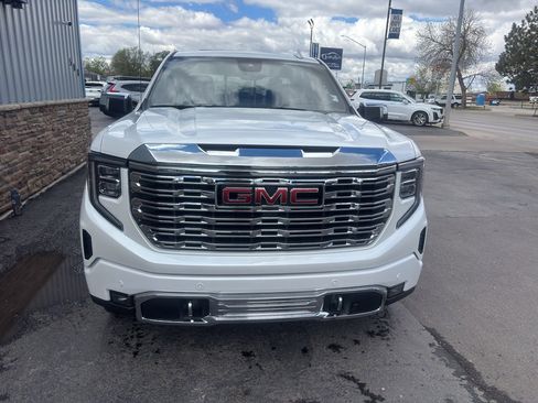 Used 2024 GMC Sierra 1500 Denali AWD/4WD image 3