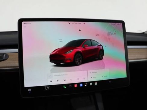 Used 2024 Tesla Model Y Long Range RWD image 27