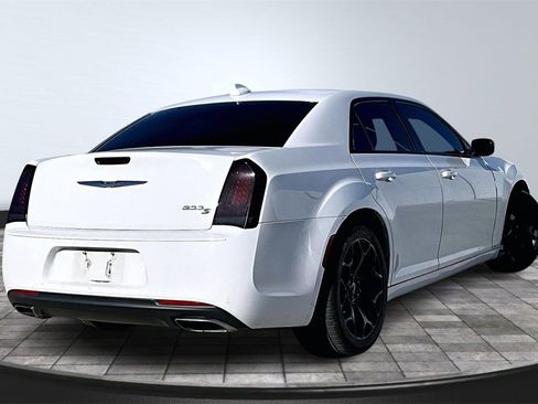 Used 2019 Chrysler 300 S image 14