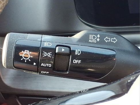 Used 2024 Kia Carnival SX FWD image 32
