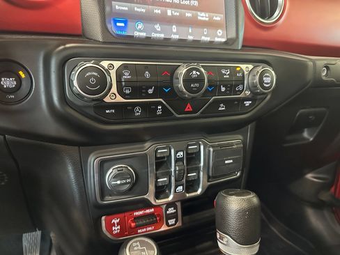 Used 2020 Jeep Gladiator Rubicon AWD/4WD image 30