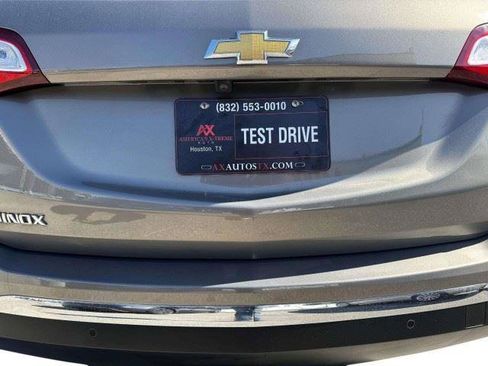 Used 2018 Chevrolet Equinox LT FWD image 18