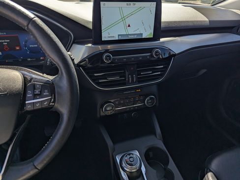 Certified 2021 Ford Escape Titanium image 10