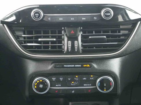 Used 2022 Ford Escape SE w/ SE Sport Appearance Package AWD/4WD image 8