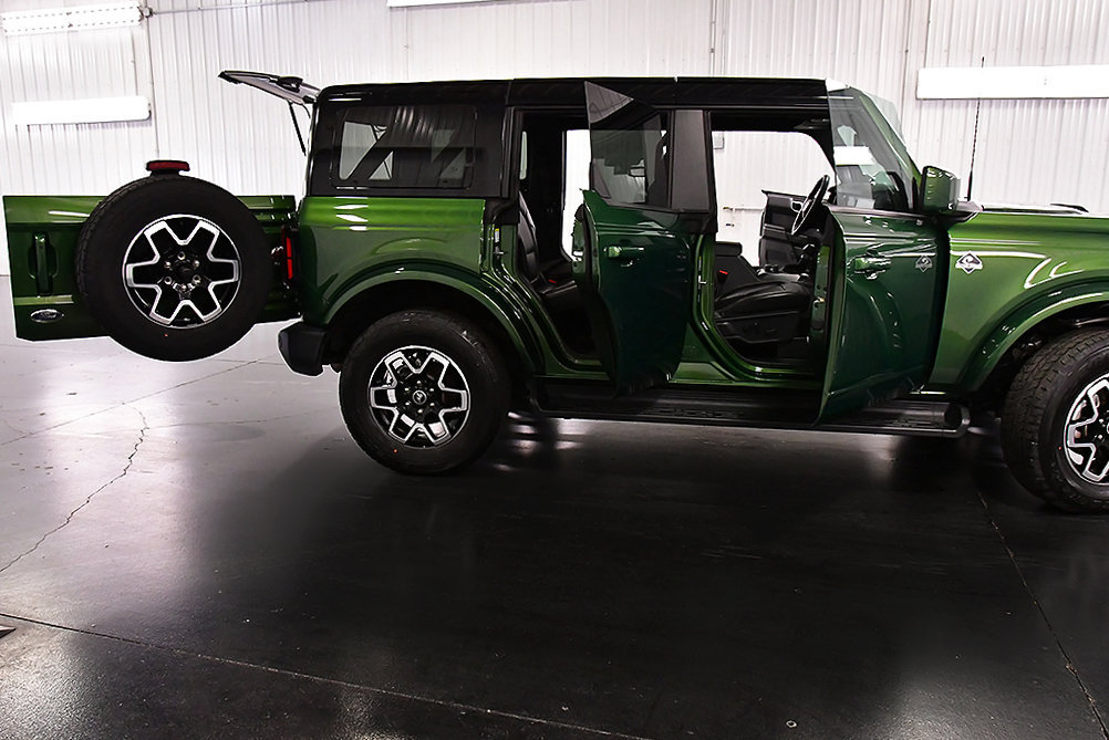 Used 2025 Ford Bronco Outer Banks AWD/4WD image 29