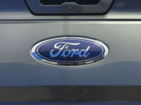 Used 2016 Ford F150 Lariat w/ Equipment Group 502A Luxury AWD/4WD image 20