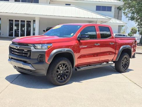 Used 2024 Chevrolet Colorado Trail Boss w/ Technology Package AWD/4WD image 2