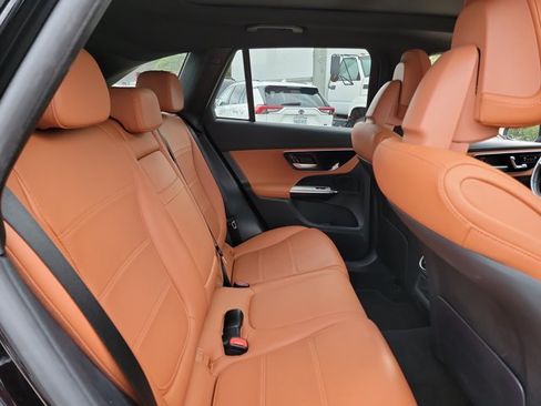 Used 2023 Mercedes-Benz GLC 300 4MATIC image 16