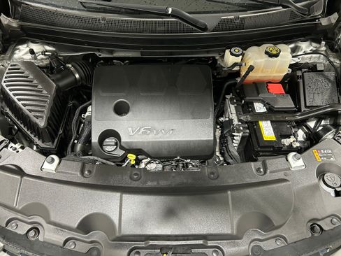 Used 2022 Chevrolet Traverse Premier w/ Redline Edition image 18