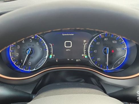 New 2027 Chrysler Pacifica Pinnacle w/ Theater Group AWD/4WD image 19