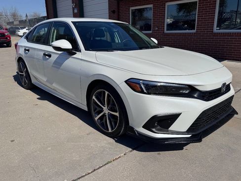 Used 2024 Honda Civic Touring image 3