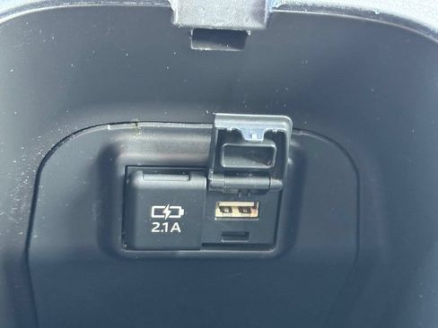 Used 2019 Toyota RAV4 Limited w/ Cold Weather Package FWD image 28