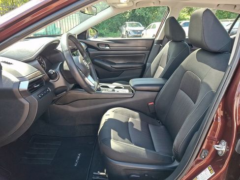 Certified 2024 Nissan Altima 2.5 SV w/ SV Premium Package FWD image 15