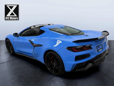Used 2024 Chevrolet Corvette Z06 RWD image 5