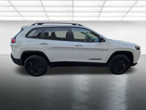 Used 2022 Jeep Cherokee Latitude Plus AWD/4WD image 27
