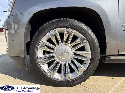 Used 2019 Cadillac Escalade Platinum image 7
