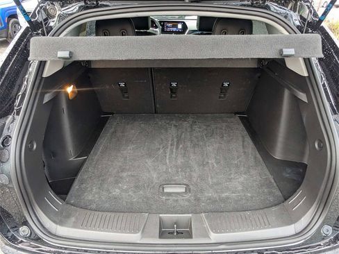 Used 2025 Chevrolet Trax LT w/ LT Convenience Package image 13