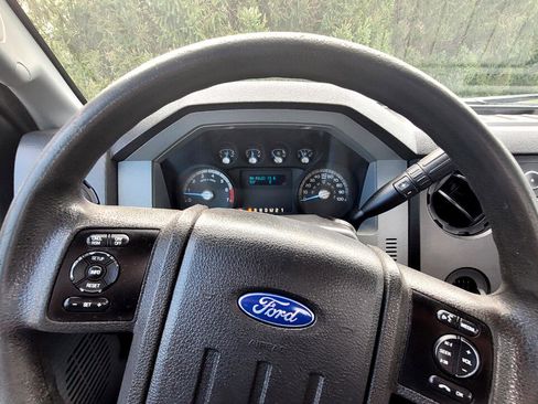 Used 2016 Ford F250 XL w/ Power Equipment Group image 10