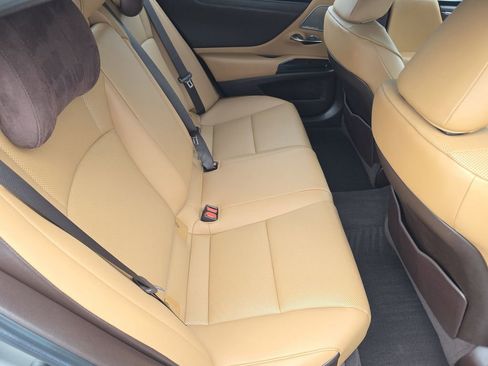 Certified 2021 Lexus ES 350 w/ Premium Package image 21