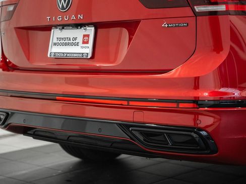 Used 2024 Volkswagen Tiguan SE R-Line image 8