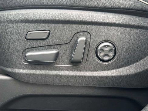 Used 2024 Hyundai Palisade Limited AWD/4WD image 19