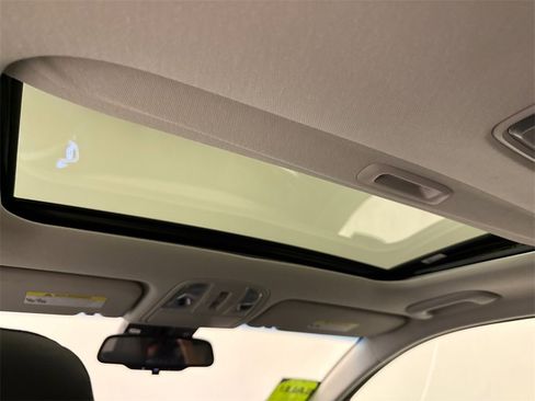 Used 2022 Kia Niro Touring Special Edition image 14