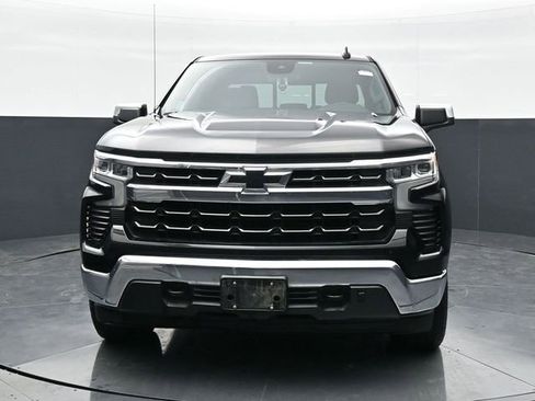 Used 2022 Chevrolet Silverado 1500 LT image 2