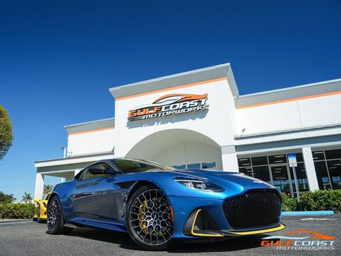 Used 2023 Aston Martin DBS Coupe RWD image 1