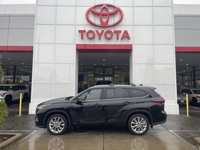 Used 2023 Toyota Highlander Limited