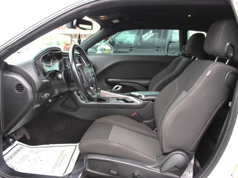 Used 2021 Dodge Challenger SXT RWD image 13