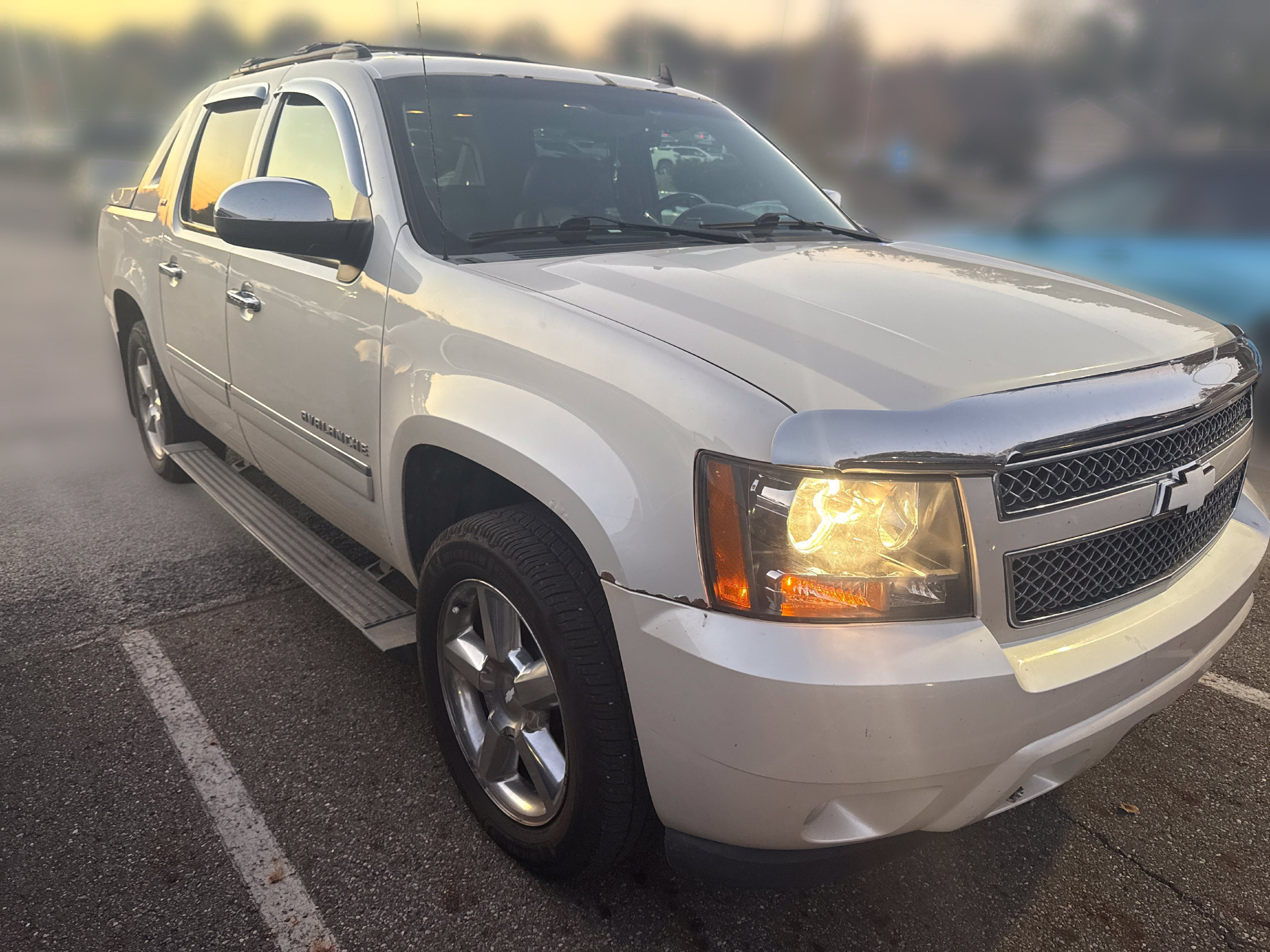 Used 2012 Chevrolet Avalanche LTZ AWD/4WD image 2