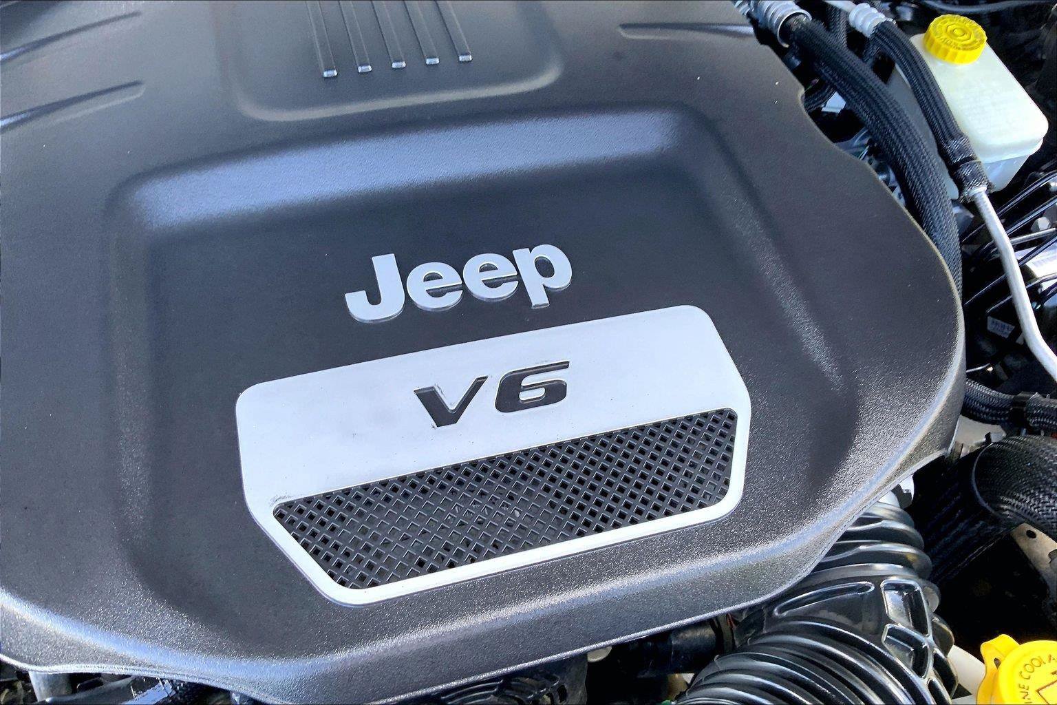 Certified 2016 Jeep Wrangler Rubicon w/ Power Convenience Group AWD/4WD image 33