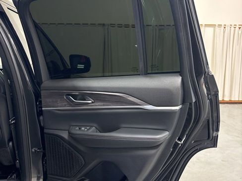 Used 2024 Jeep Grand Cherokee Limited w/ Black Appearance Package image 39