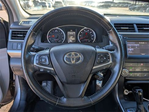 Used 2017 Toyota Camry SE image 11