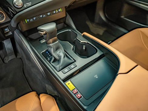 Certified 2025 Lexus ES 300h w/ Accessory Package (Z2) FWD image 30