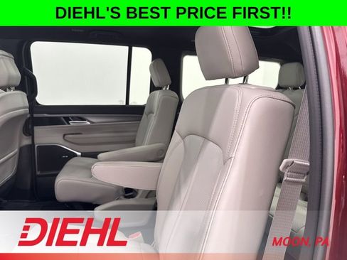 New 2026 Jeep Grand Wagoneer 4WD image 23