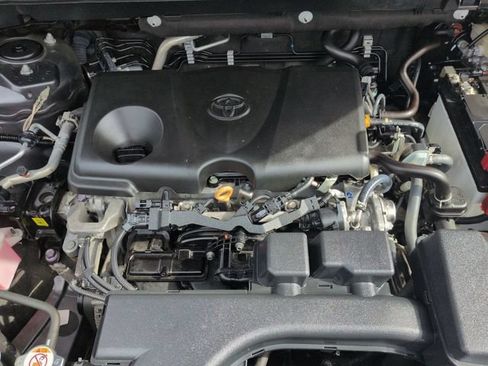 Certified 2024 Toyota RAV4 XLE FWD image 31
