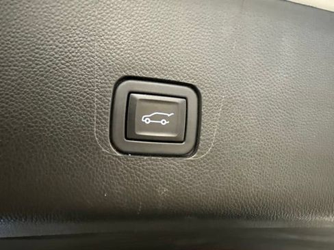 Used 2023 Chevrolet Traverse Premier w/ Redline Edition AWD/4WD image 41