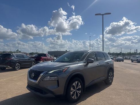 Certified 2021 Nissan Rogue SV image 10