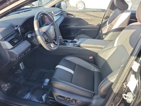 Certified 2025 Toyota Camry SE image 9