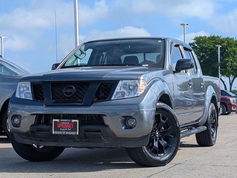 Certified 2020 Nissan Frontier SV w/ Midnight Edition Floor Mats RWD image 2