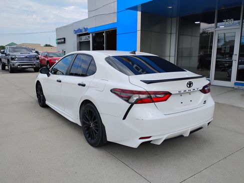 Used 2022 Toyota Camry SE AWD/4WD image 9