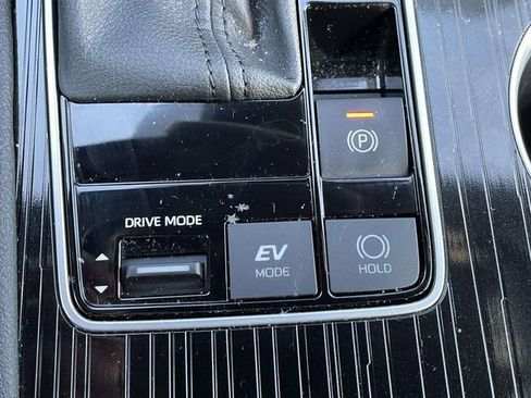 Used 2025 Toyota Sienna XSE image 26