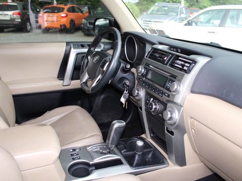 Used 2011 Toyota 4Runner SR5 w/ Premium Pkg w/Leather AWD/4WD image 12