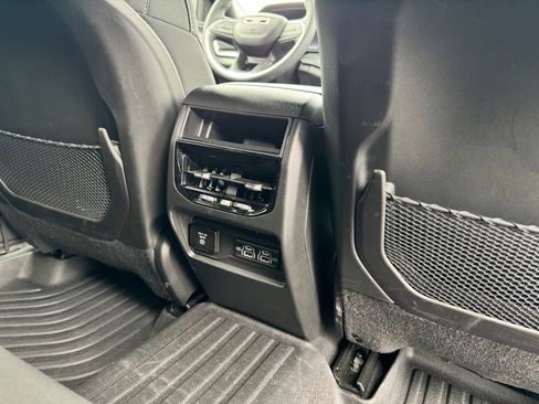 Used 2024 Jeep Grand Cherokee Laredo X w/ Luxury Tech Group I image 15