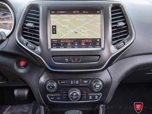 Used 2019 Jeep Cherokee Trailhawk w/ Comfort/Convenience Group AWD/4WD image 26