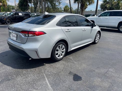 Used 2024 Toyota Corolla LE FWD image 5