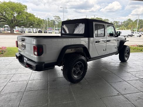 Used 2023 Jeep Gladiator Rubicon w/ Cold Weather Group AWD/4WD image 13